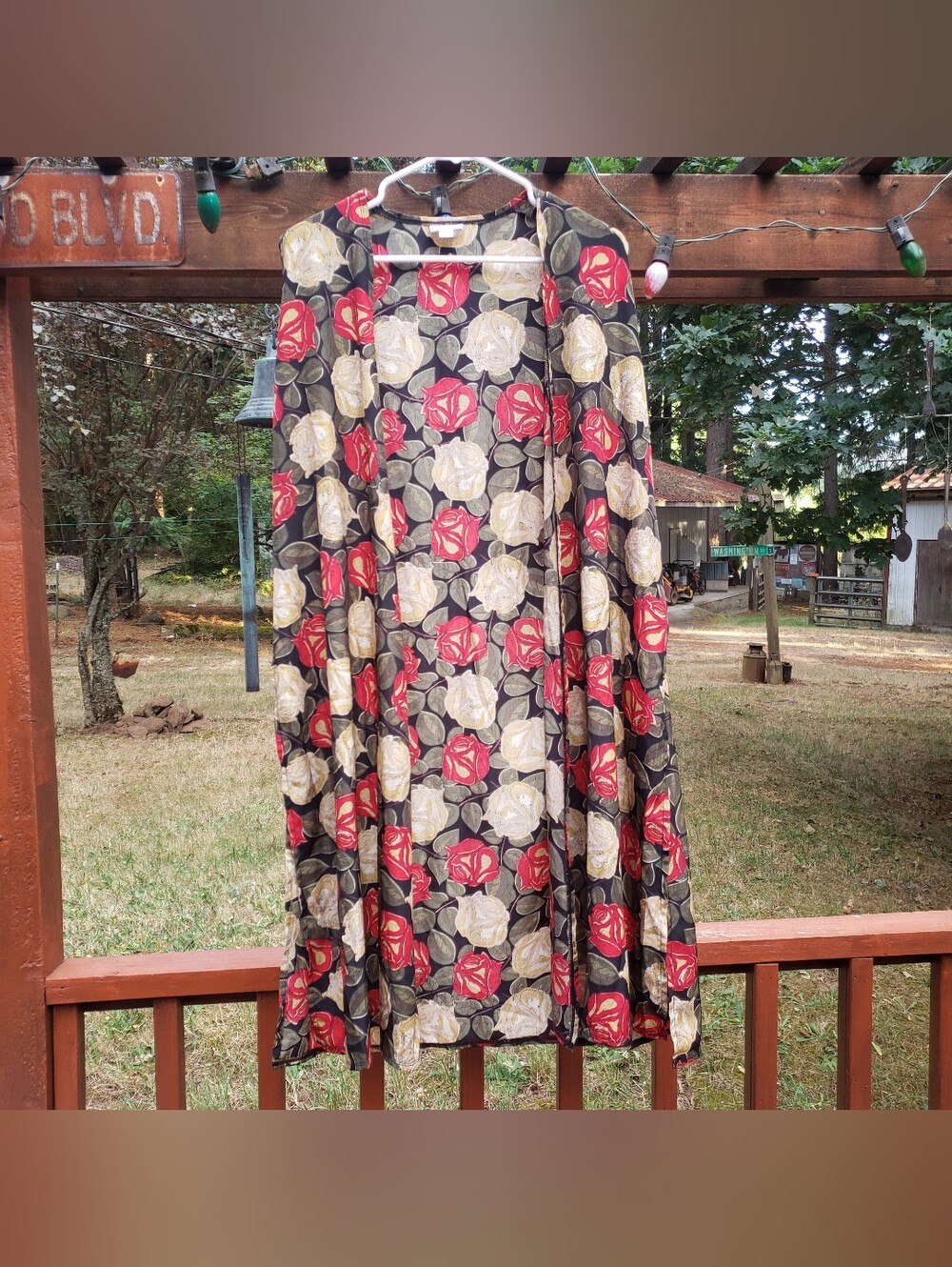 LulaRoe Long Sleeveless Vest/Duster With Roses - M